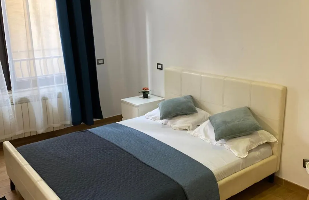 Royal Suite Unirii-2 BDR Apartment-1